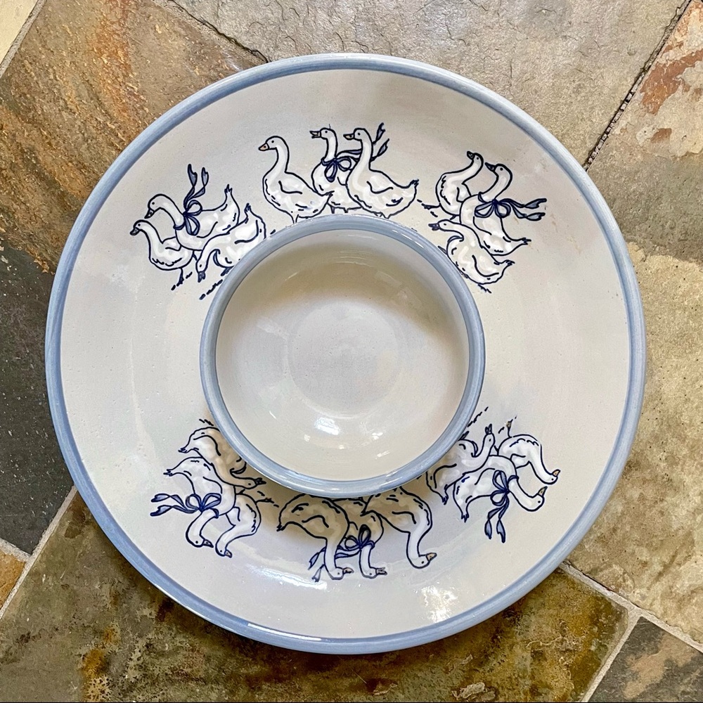 Louisville Stoneware•VINTAGE and LIKE NEW•Gaggle of Geese•Chip/Dip Platter+Bowl - Picture 8 of 15